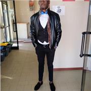 Sono un insegnante impegnato con oltre 2 anni di esperienza presso il nigeria college of education., Insegnando agli studenti di diversa provenienza